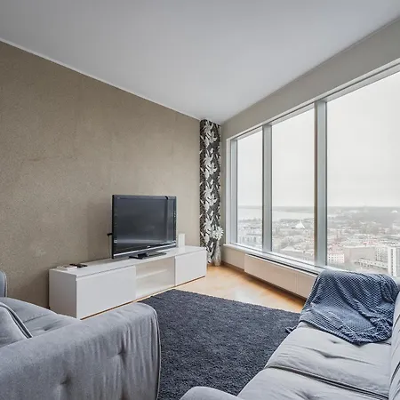 Revalia Tornimaee Amazing Views Premium Reval